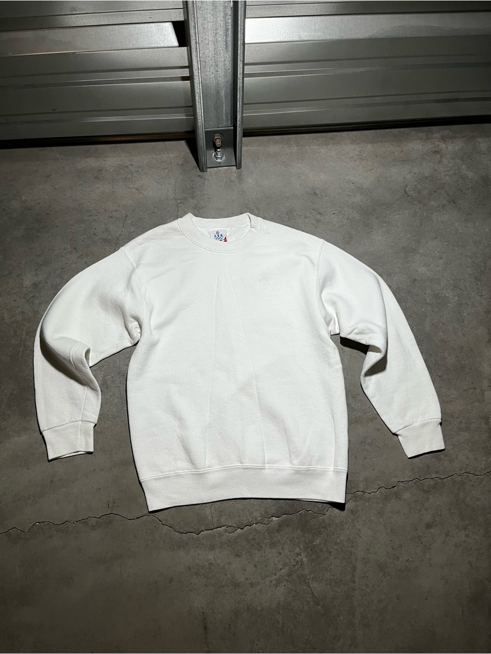 USA Olympics Apparel White Crewneck Sweatshirt - Classic Everyday Men's Pullover